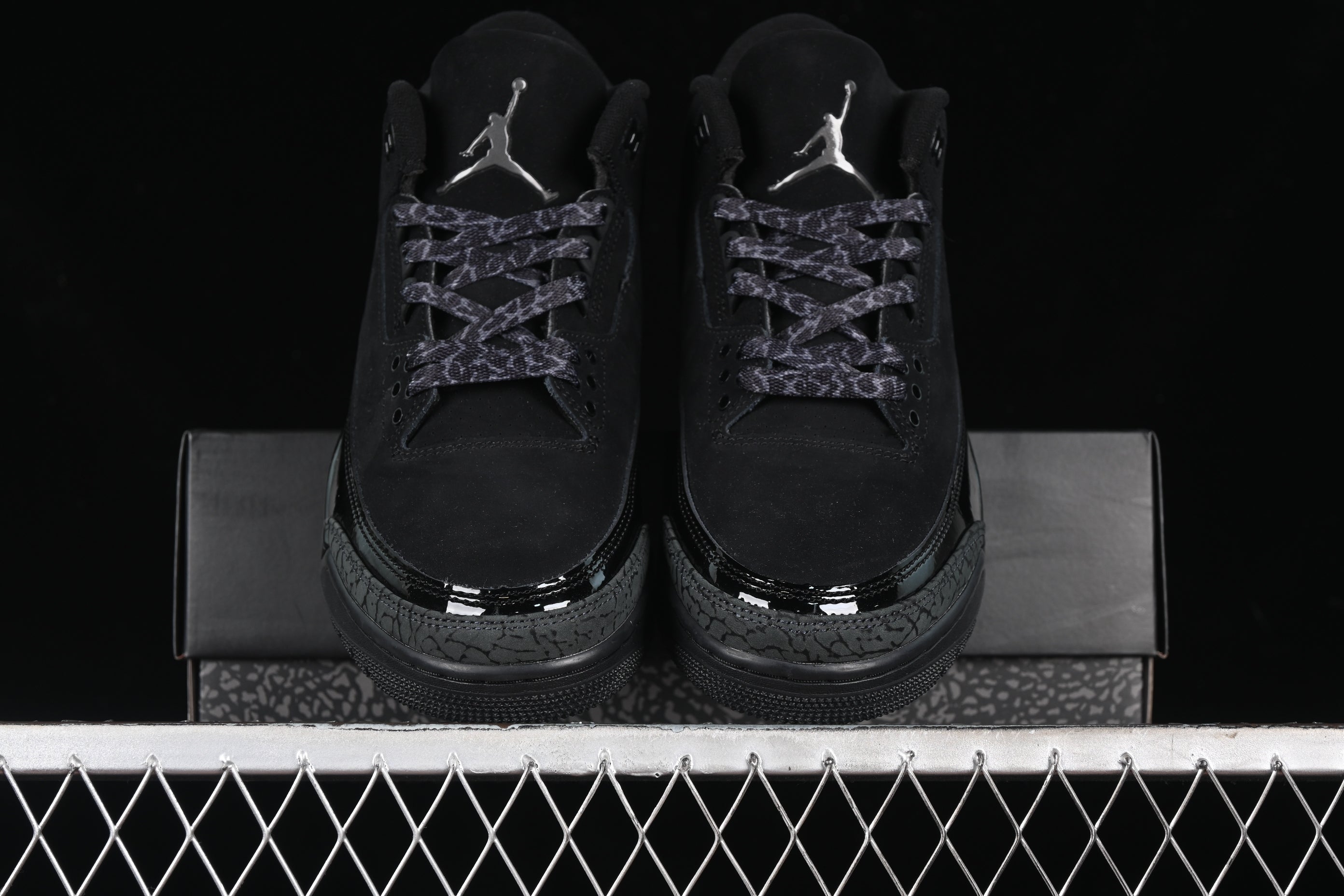 Jordan 3 Retro 'Black cat'