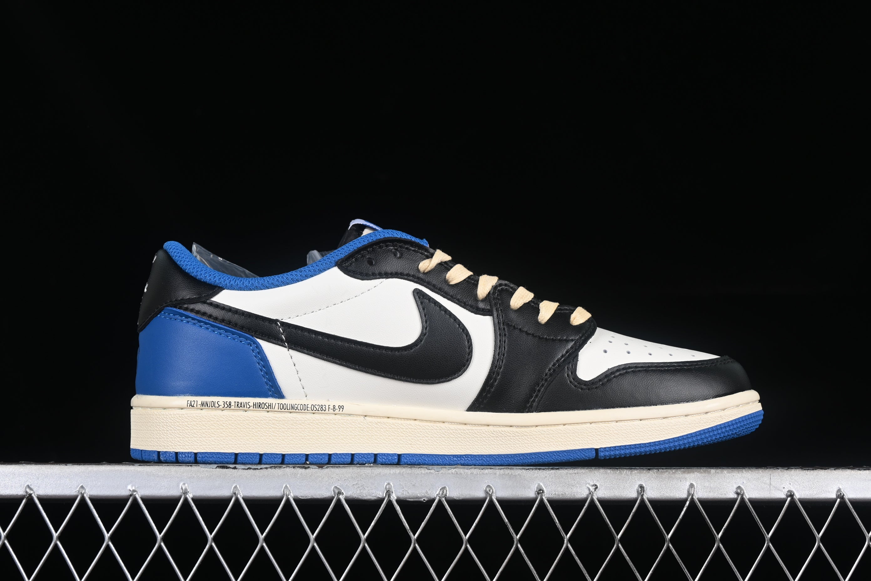 Jordan 1 Retro Low OG SP Fragment x Travis Scott